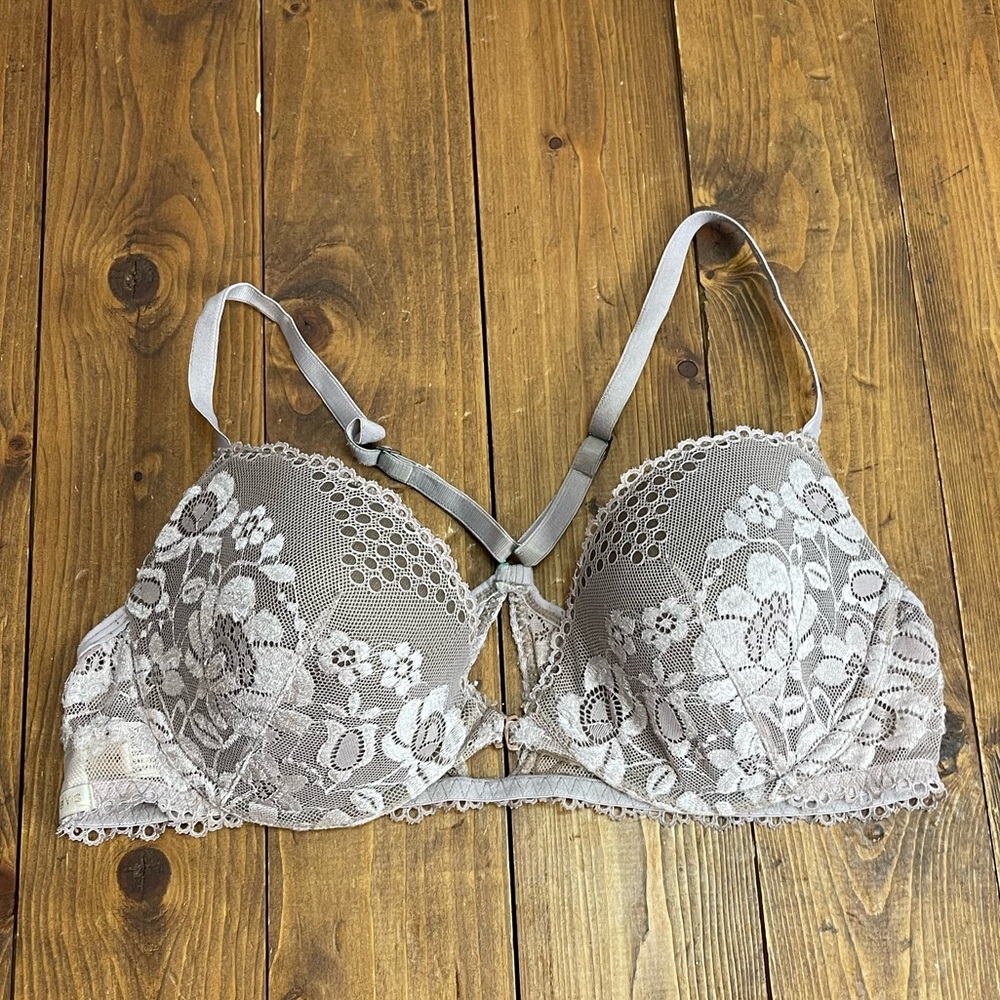Kibys taupe lace bra front closure size 34B
